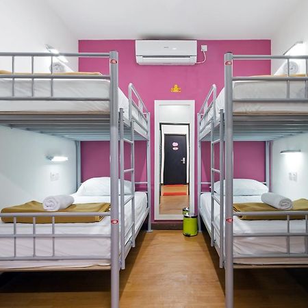 Cx Hostel Kuta Raya エクステリア 写真