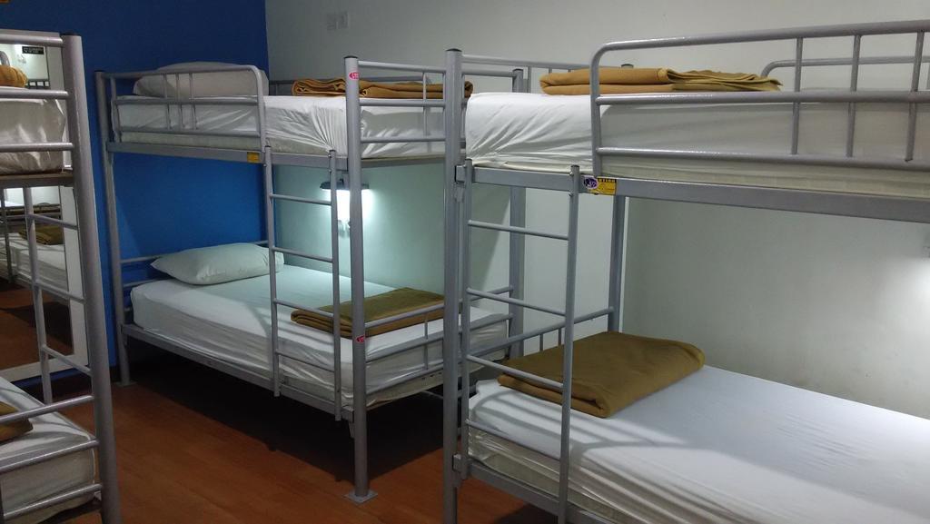 Cx Hostel Kuta Raya エクステリア 写真
