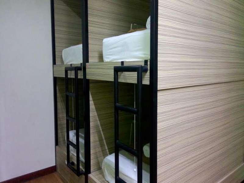 Cx Hostel Kuta Raya エクステリア 写真