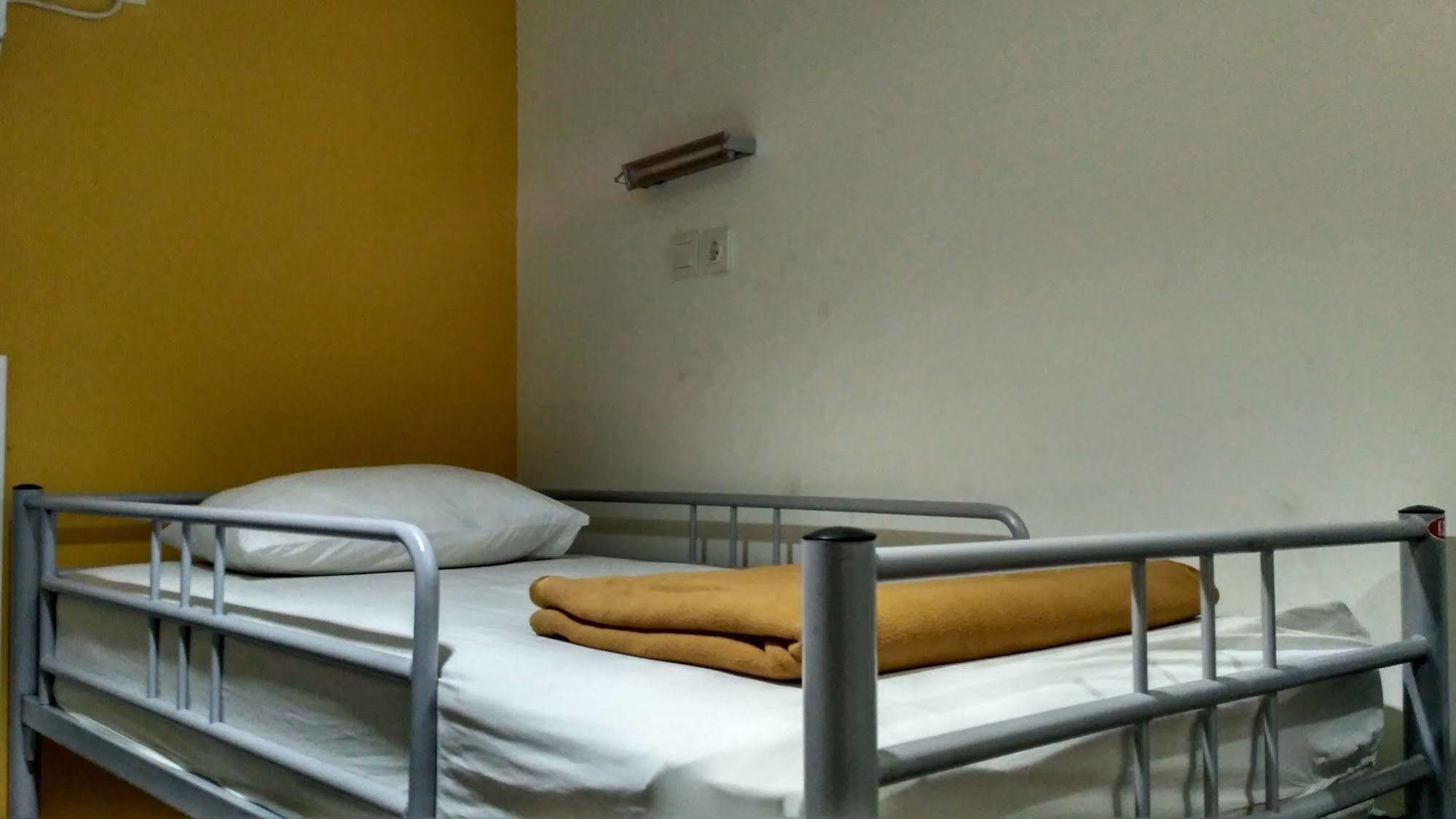 Cx Hostel Kuta Raya エクステリア 写真
